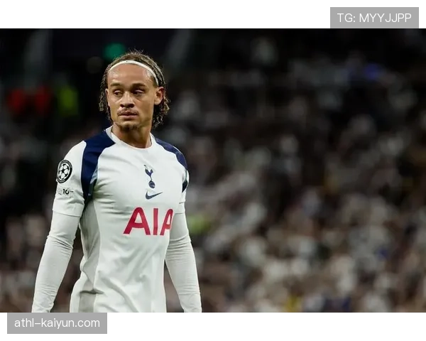 战术板：图赫尔的三后卫变阵如何限制住了哈维-西蒙斯的发挥